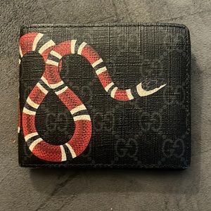 Gucci Kingsnake Print GG Supreme Wallet